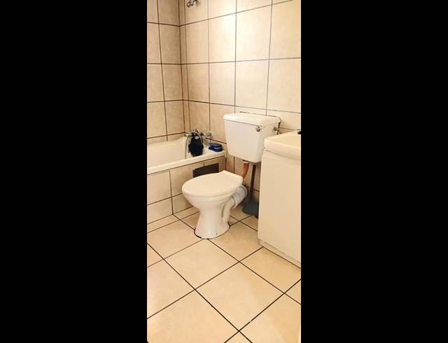 2 BEDROOM TOWNHOUSE FOR SALE IN KEW